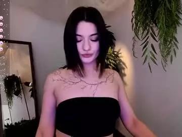 Girls: discover live performances with matured cam models, from teasing to fixations, in a variety of stunning live sex cams.