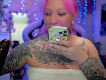Girls: discover live performances with matured cam models, from teasing to fixations, in a variety of stunning live sex cams.