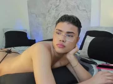 Girls: discover live performances with matured cam models, from teasing to fixations, in a variety of stunning live sex cams.