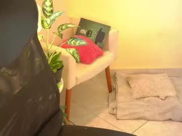 Girls: discover live performances with matured cam models, from teasing to fixations, in a variety of stunning live sex cams.