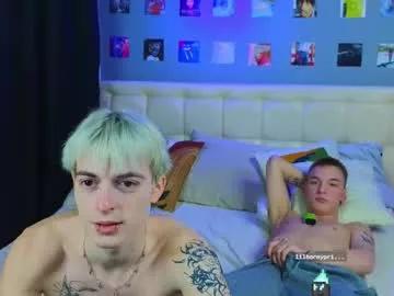 Girls: discover live performances with matured cam models, from teasing to fixations, in a variety of stunning live sex cams.