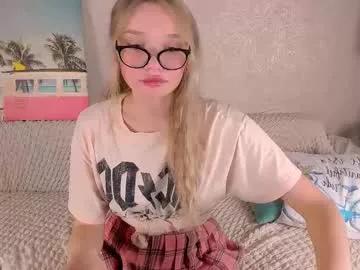 Girls: discover live performances with matured cam models, from teasing to fixations, in a variety of stunning live sex cams.