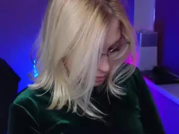 Girls: discover live performances with matured cam models, from teasing to fixations, in a variety of stunning live sex cams.