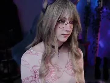 Girls: discover live performances with matured cam models, from teasing to fixations, in a variety of stunning live sex cams.