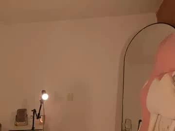 Girls: discover live performances with matured cam models, from teasing to fixations, in a variety of stunning live sex cams.