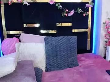 Girls: discover live performances with matured cam models, from teasing to fixations, in a variety of stunning live sex cams.