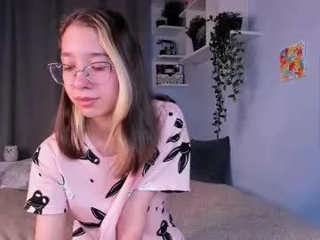 Girls: discover live performances with matured cam models, from teasing to fixations, in a variety of stunning live sex cams.