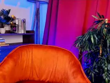 Girls: discover live performances with matured cam models, from teasing to fixations, in a variety of stunning live sex cams.
