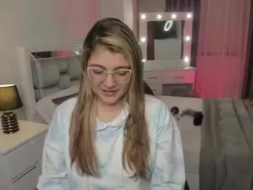 Girls: discover live performances with matured cam models, from teasing to fixations, in a variety of stunning live sex cams.