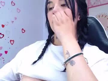 Girls: discover live performances with matured cam models, from teasing to fixations, in a variety of stunning live sex cams.
