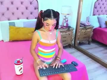 Girls: discover live performances with matured cam models, from teasing to fixations, in a variety of stunning live sex cams.