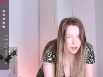 Girls: discover live performances with matured cam models, from teasing to fixations, in a variety of stunning live sex cams.