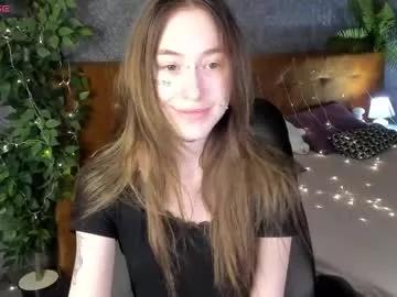 Girls: discover live performances with matured cam models, from teasing to fixations, in a variety of stunning live sex cams.