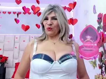 Girls: discover live performances with matured cam models, from teasing to fixations, in a variety of stunning live sex cams.