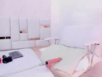 Girls: discover live performances with matured cam models, from teasing to fixations, in a variety of stunning live sex cams.