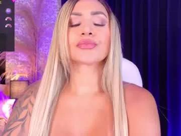 Girls: discover live performances with matured cam models, from teasing to fixations, in a variety of stunning live sex cams.
