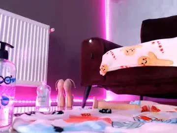 Girls: discover live performances with matured cam models, from teasing to fixations, in a variety of stunning live sex cams.