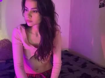 Girls: discover live performances with matured cam models, from teasing to fixations, in a variety of stunning live sex cams.