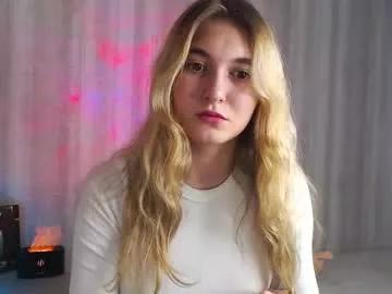 Girls: discover live performances with matured cam models, from teasing to fixations, in a variety of stunning live sex cams.