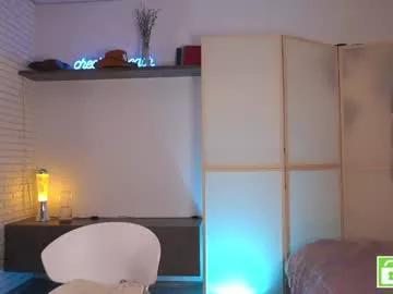 Girls: discover live performances with matured cam models, from teasing to fixations, in a variety of stunning live sex cams.