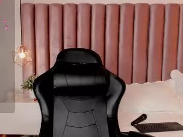 Girls: discover live performances with matured cam models, from teasing to fixations, in a variety of stunning live sex cams.