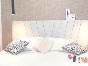Girls: discover live performances with matured cam models, from teasing to fixations, in a variety of stunning live sex cams.