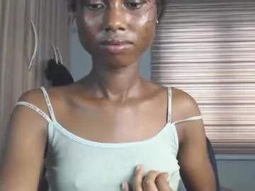 choco_petitqueen from Chaturbate