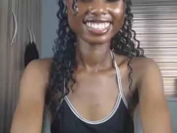choco_petitqueen from Chaturbate