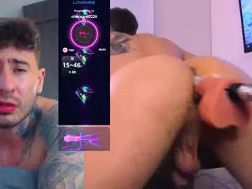 Girls: discover live performances with matured cam models, from teasing to fixations, in a variety of stunning live sex cams.