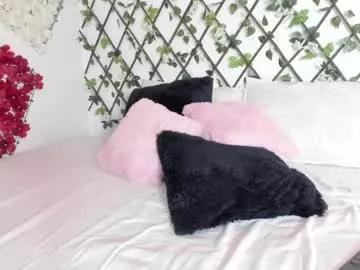 Girls: discover live performances with matured cam models, from teasing to fixations, in a variety of stunning live sex cams.