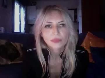 Girls: discover live performances with matured cam models, from teasing to fixations, in a variety of stunning live sex cams.