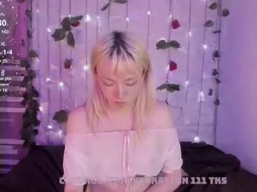 Girls: discover live performances with matured cam models, from teasing to fixations, in a variety of stunning live sex cams.