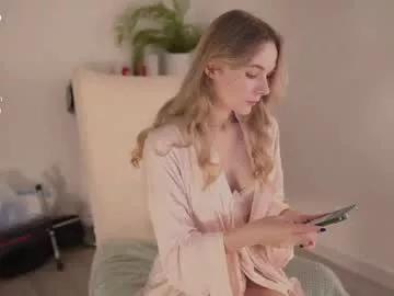 Girls: discover live performances with matured cam models, from teasing to fixations, in a variety of stunning live sex cams.