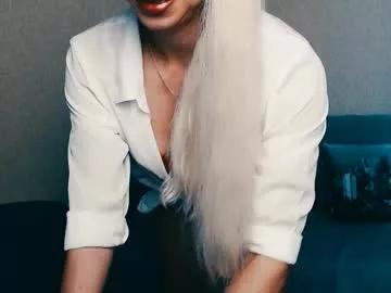 Girls: discover live performances with matured cam models, from teasing to fixations, in a variety of stunning live sex cams.
