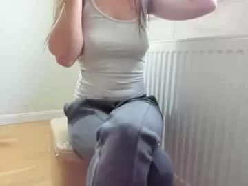 Girls: discover live performances with matured cam models, from teasing to fixations, in a variety of stunning live sex cams.