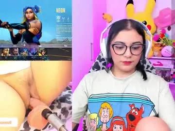 Girls: discover live performances with matured cam models, from teasing to fixations, in a variety of stunning live sex cams.
