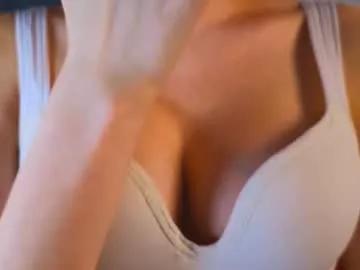 Girls: discover live performances with matured cam models, from teasing to fixations, in a variety of stunning live sex cams.