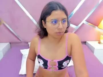 Girls: discover live performances with matured cam models, from teasing to fixations, in a variety of stunning live sex cams.