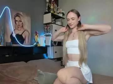 Girls: discover live performances with matured cam models, from teasing to fixations, in a variety of stunning live sex cams.