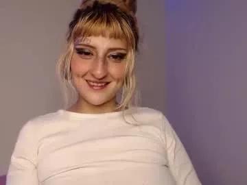 Girls: discover live performances with matured cam models, from teasing to fixations, in a variety of stunning live sex cams.