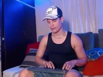 Girls: discover live performances with matured cam models, from teasing to fixations, in a variety of stunning live sex cams.