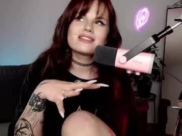 dellacrush_ from Chaturbate