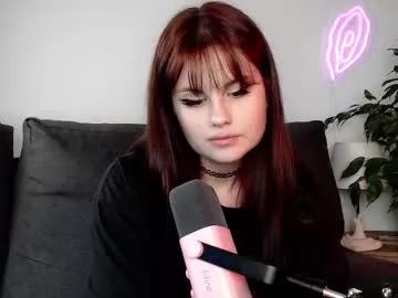 dellacrush_ from Chaturbate