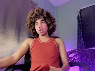 Girls: discover live performances with matured cam models, from teasing to fixations, in a variety of stunning live sex cams.