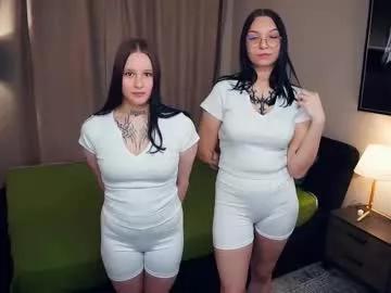 Girls: discover live performances with matured cam models, from teasing to fixations, in a variety of stunning live sex cams.
