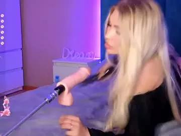 Girls: discover live performances with matured cam models, from teasing to fixations, in a variety of stunning live sex cams.