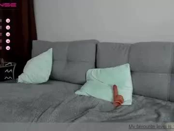 Girls: discover live performances with matured cam models, from teasing to fixations, in a variety of stunning live sex cams.