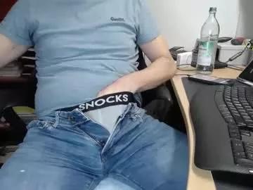 duderuhornyx from Chaturbate