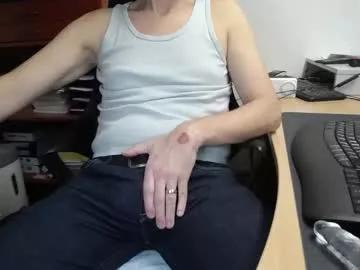 duderuhornyx from Chaturbate