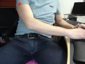 duderuhornyx from Chaturbate